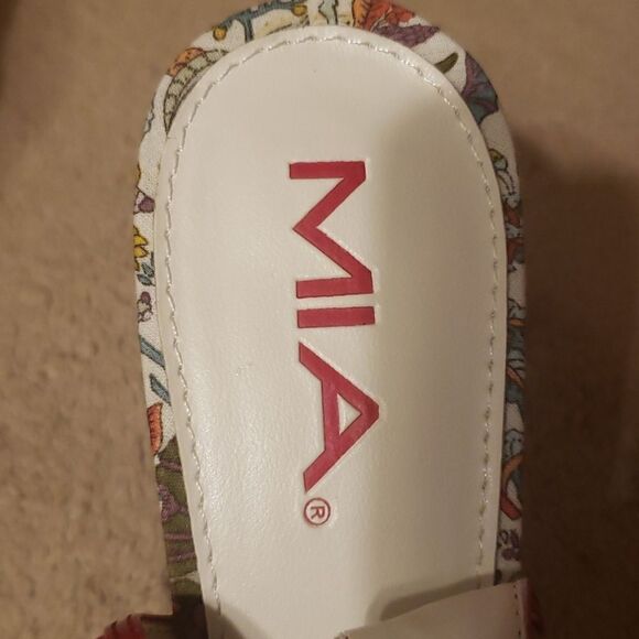 MIA Slingback Heels. Size 8 - Picture 5 of 7